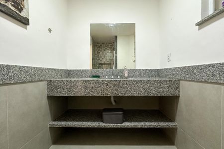 Apartamento à venda com 101m², 3 quartos e sem vaga Apartamento à venda com 101m², 3 quartos e sem vagaBanheiro Social