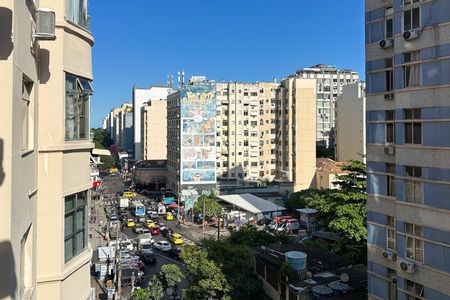 Apartamento à venda com 101m², 3 quartos e sem vaga Apartamento à venda com 101m², 3 quartos e sem vagaSala - vista