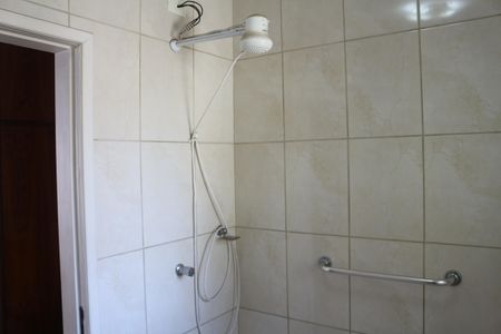 Casa à venda com 205m², 3 quartos e 3 vagasBanheiro 2