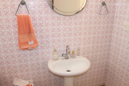 Casa à venda com 205m², 3 quartos e 3 vagasBanheiro 1