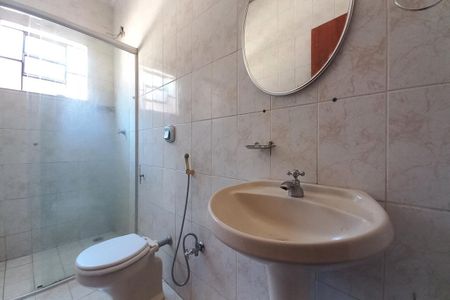 Casa à venda com 210m², 4 quartos e 3 vagas Casa à venda com 210m², 4 quartos e 3 vagasBanheiro Social