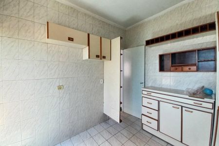 Casa à venda com 210m², 4 quartos e 3 vagas Casa à venda com 210m², 4 quartos e 3 vagasCasa 2 - Cozinha