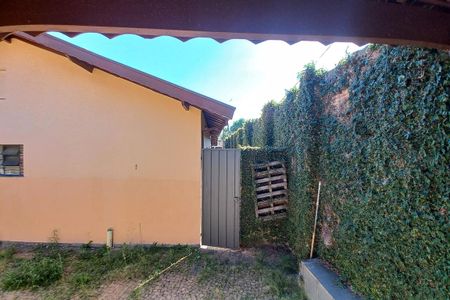 Casa à venda com 210m², 4 quartos e 3 vagas Casa à venda com 210m², 4 quartos e 3 vagasCasa 2 - Vista do Quarto