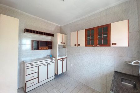 Casa à venda com 210m², 4 quartos e 3 vagas Casa à venda com 210m², 4 quartos e 3 vagasCasa 2 - Cozinha