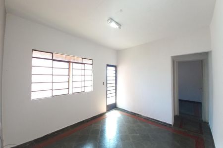 Casa à venda com 210m², 4 quartos e 3 vagas Casa à venda com 210m², 4 quartos e 3 vagasCasa 2 - Sala