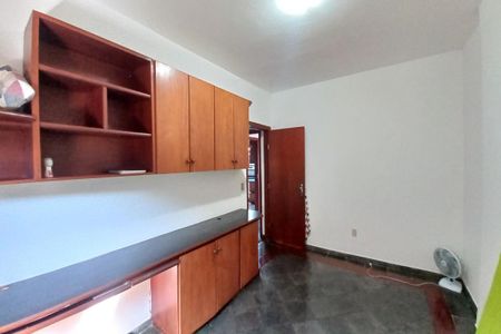 Casa à venda com 210m², 4 quartos e 3 vagas Casa à venda com 210m², 4 quartos e 3 vagasQuarto 1