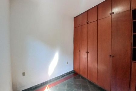 Casa à venda com 210m², 4 quartos e 3 vagas Casa à venda com 210m², 4 quartos e 3 vagasQuarto 2