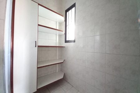 Casa à venda com 210m², 4 quartos e 3 vagas Casa à venda com 210m², 4 quartos e 3 vagasDespensa