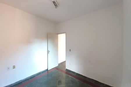 Casa à venda com 210m², 4 quartos e 3 vagas Casa à venda com 210m², 4 quartos e 3 vagasCasa 2 - Quarto