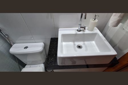 Apartamento à venda com 70m², 2 quartos e 2 vagas Apartamento à venda com 70m², 2 quartos e 2 vagasBanheiro Social