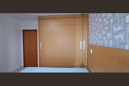 Apartamento à venda com 70m², 2 quartos e 2 vagas Apartamento à venda com 70m², 2 quartos e 2 vagasSuíte