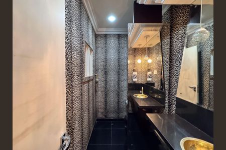 Casa à venda com 460m², 4 quartos e 5 vagasBanheiro 2