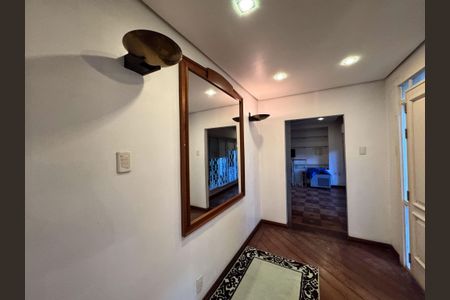 Casa à venda com 460m², 4 quartos e 5 vagasCorredor