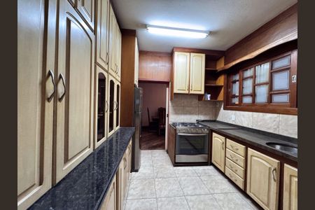 Casa à venda com 460m², 4 quartos e 5 vagasCozinha