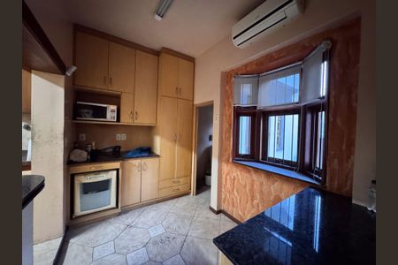 Casa à venda com 460m², 4 quartos e 5 vagasCozinha