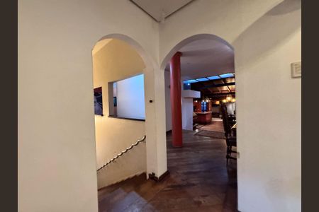 Casa à venda com 460m², 4 quartos e 5 vagasCorredor