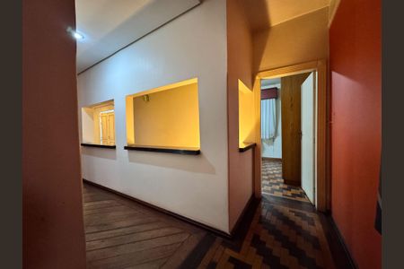 Casa à venda com 460m², 4 quartos e 5 vagasCorredor