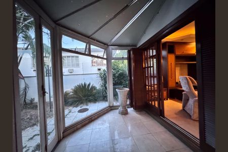 Casa à venda com 460m², 4 quartos e 5 vagasÁrea comum