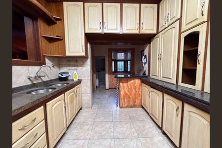 Casa à venda com 460m², 4 quartos e 5 vagasCozinha