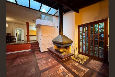 Casa à venda com 460m², 4 quartos e 5 vagasSala 2