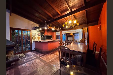 Casa à venda com 460m², 4 quartos e 5 vagasSala 2