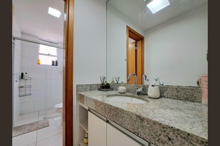Apartamento à venda com 127m², 3 quartos e 3 vagas Apartamento à venda com 127m², 3 quartos e 3 vagasBanheiro Social