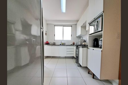 Apartamento à venda com 127m², 3 quartos e 3 vagas Apartamento à venda com 127m², 3 quartos e 3 vagasCozinha