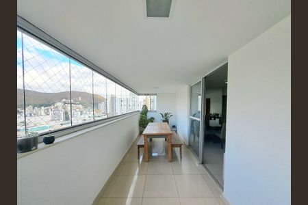 Apartamento à venda com 127m², 3 quartos e 3 vagas Apartamento à venda com 127m², 3 quartos e 3 vagasVaranda da Sala