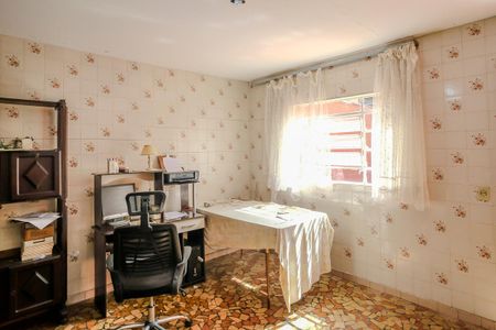 Casa à venda com 200m², 3 quartos e 4 vagasQuarto de Serviço