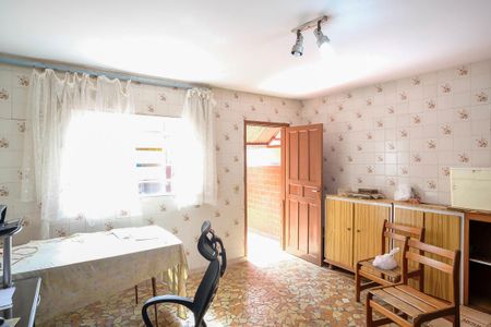 Casa à venda com 200m², 3 quartos e 4 vagasQuarto de Serviço