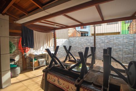 Casa para alugar com 75m², 2 quartos e 1 vagaQuintal