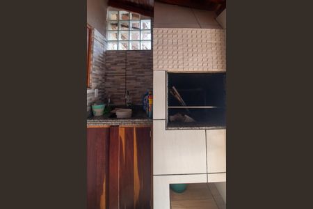 Casa para alugar com 75m², 2 quartos e 1 vagaÁrea comum - Churrasqueira