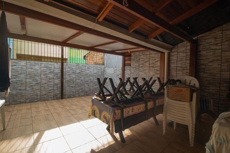 Casa para alugar com 75m², 2 quartos e 1 vagaQuintal