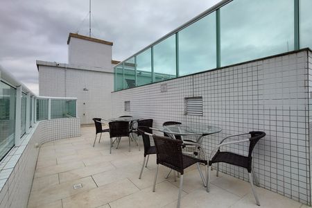 Apartamento para alugar com 163m², 3 quartos e 2 vagas Apartamento para alugar com 163m², 3 quartos e 2 vagasÁrea comum - Piscina