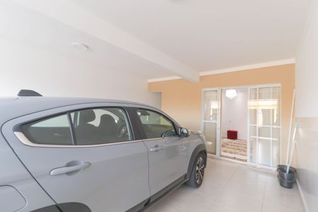 Casa à venda com 255m², 3 quartos e 2 vagas Casa à venda com 255m², 3 quartos e 2 vagasGaragem