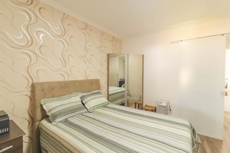 Casa à venda com 255m², 3 quartos e 2 vagas Casa à venda com 255m², 3 quartos e 2 vagasSuíte