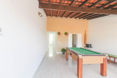 Casa à venda com 255m², 3 quartos e 2 vagas Casa à venda com 255m², 3 quartos e 2 vagasVaranda da Suíte