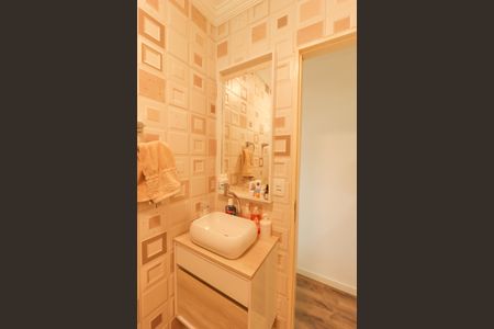 Casa à venda com 255m², 3 quartos e 2 vagas Casa à venda com 255m², 3 quartos e 2 vagasBanheiro da Suíte