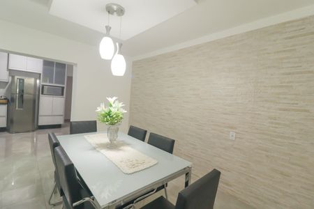 Casa à venda com 255m², 3 quartos e 2 vagas Casa à venda com 255m², 3 quartos e 2 vagasCopa