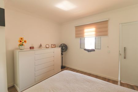 Casa à venda com 255m², 3 quartos e 2 vagas Casa à venda com 255m², 3 quartos e 2 vagasQuarto 2