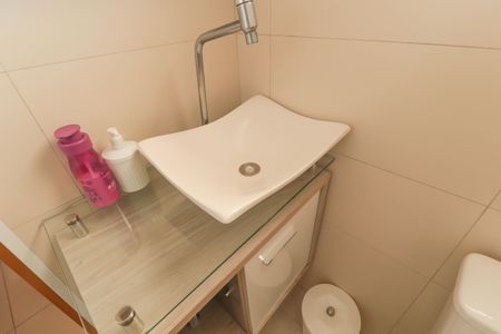 Casa à venda com 255m², 3 quartos e 2 vagas Casa à venda com 255m², 3 quartos e 2 vagasBanheiro Social 1