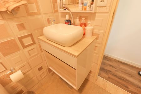 Casa à venda com 255m², 3 quartos e 2 vagas Casa à venda com 255m², 3 quartos e 2 vagasBanheiro da Suíte