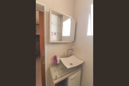 Casa à venda com 255m², 3 quartos e 2 vagas Casa à venda com 255m², 3 quartos e 2 vagasBanheiro Social 1