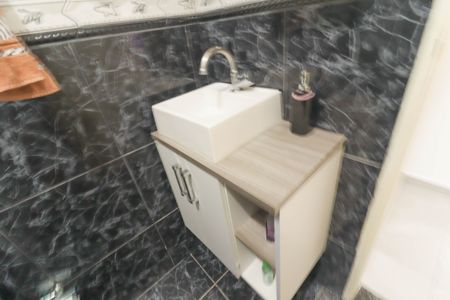 Casa à venda com 255m², 3 quartos e 2 vagas Casa à venda com 255m², 3 quartos e 2 vagasBanheiro Social 2