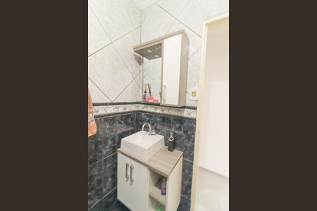 Casa à venda com 255m², 3 quartos e 2 vagas Casa à venda com 255m², 3 quartos e 2 vagasBanheiro Social 2