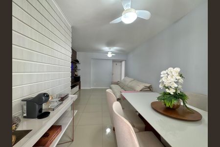 Apartamento à venda com 93m², 3 quartos e 1 vaga Apartamento à venda com 93m², 3 quartos e 1 vagaSala