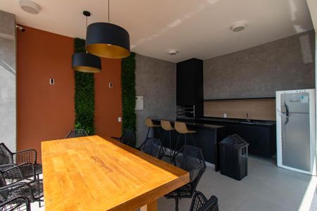 Apartamento à venda com 42m², 2 quartos e 1 vaga Apartamento à venda com 42m², 2 quartos e 1 vagaÁrea comum - Churrasqueira