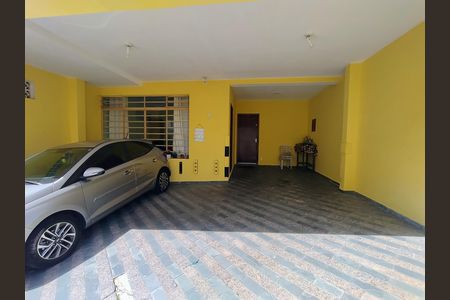 Casa de condomínio à venda com 230m², 4 quartos e 3 vagas Casa de condomínio à venda com 230m², 4 quartos e 3 vagasGaragem