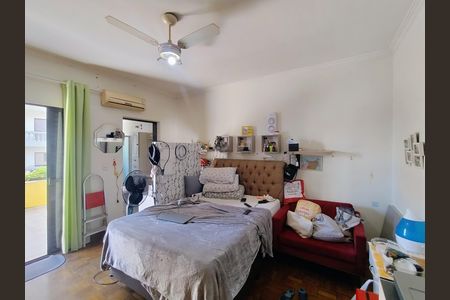 Casa de condomínio à venda com 230m², 4 quartos e 3 vagas Casa de condomínio à venda com 230m², 4 quartos e 3 vagasQuarto 2 - Suíte