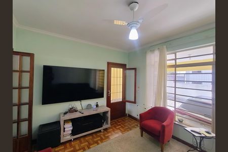Casa de condomínio à venda com 230m², 4 quartos e 3 vagas Casa de condomínio à venda com 230m², 4 quartos e 3 vagasSala